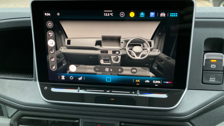 Volkswagen Crafter Cr35 Mwb Diesel Fwd 2.0 TDI 140PS Commerce Plus Low Roof Van